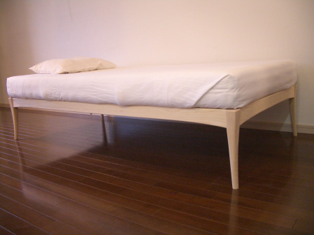 bed frame pictures