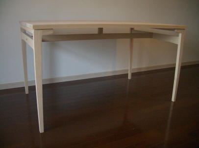 Arc table