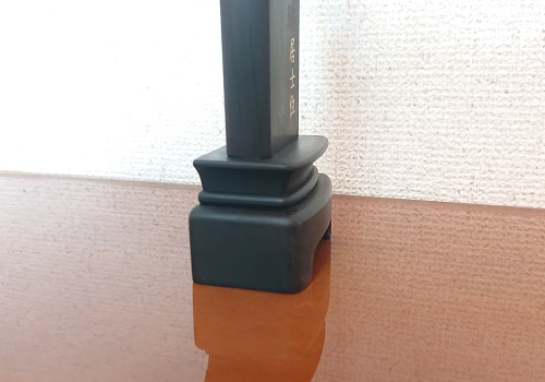 台座部分 3つの部品で構成されています<br/>一番上の部分の蓮華座は蓮をシンプルにデフォルメしてデザインしました